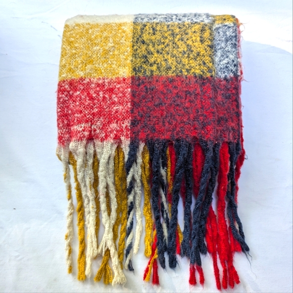 Oversized Plaid Fuzzy Scarf - Picture 3 of 5
